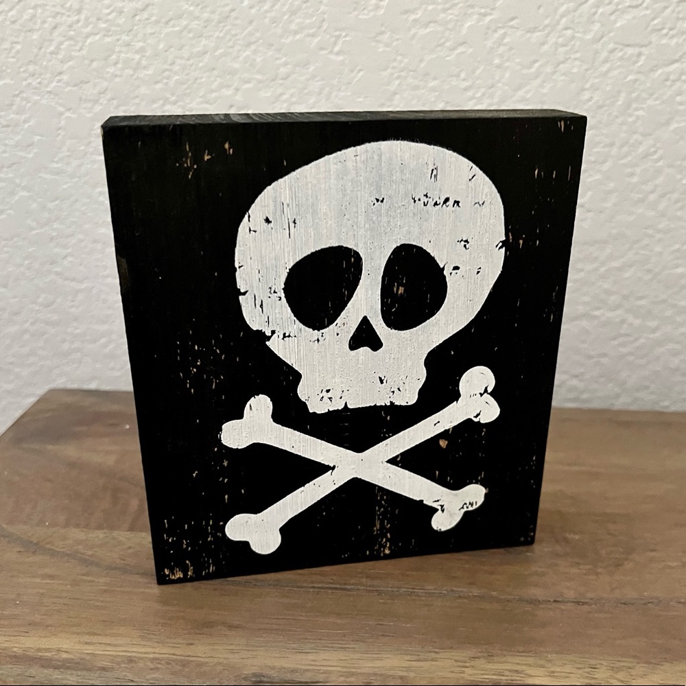 Skull & Crossbones Black Distressed Wooden Sign Home Decor